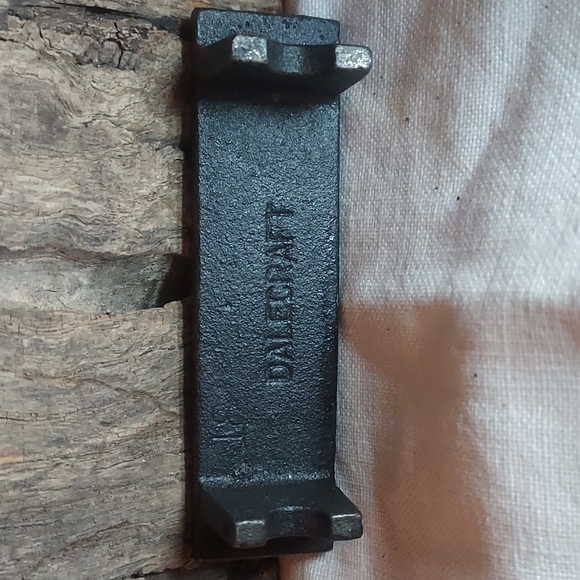 1960s Salt & Pepper Cast Iron Family by Danecraft - Picture 8 of 12